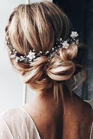 Blume Zucht Brautjungfer Blumen Geschenk Ankommen Ankommen Blume Blumen Brautjung In 2020 Frisur Hochzeit Hochzeitshaarschmuck Haare Hochzeit