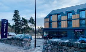 It operates hotels in a variety of locations including city centres, suburbs and airports competing with the likes of travelodge and ibis hotels. Premier Inn Hotel News Stories Hotel Owner