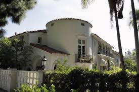 Planteamientoa un trabajador de su nómina de 1.000 euros netos, se le realiza un embargo de 106.41 euros al mes. Los Embargos De Casas Llegan A Beverly Hills 90210 Vivienda Elmundo Es