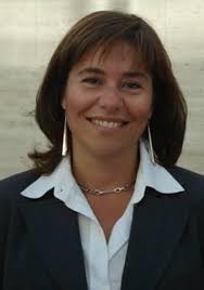 Eva Carrasco: «Igual habría más investigación sobre el cáncer de mama si  los políticos dejaran de llevarse el dinero»