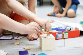 La Méthode Montessori : Quels En Sont Les Avantages ? - Artsetenfance