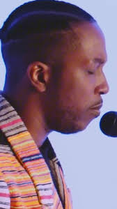 Loading the tour bus with season’s greetings when The Christmas Tour kicks  off in a few weeks! Bring the whole family 🎁 Still needs tickets? Head to  leslieodomjr.com/live. See you there! 🎄