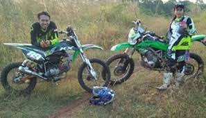 Honda cb memang fenomenal dan andtik sampai saat. Motor Motor Ini Menjadi Saksi Perkawinan Biker Brosis Setia1heri Com