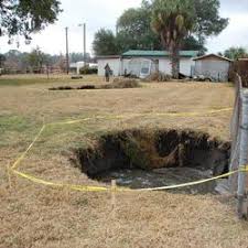 largest sinkhole in the united states