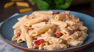 3.) calim legumele pentru cinci minute si ulterior adaugam conserva de rosii, un pahar de apa si condimentam cu sare, piper, oregano uscat si busuioc. Paste Cu Sos Alb Si Legume Youtube
