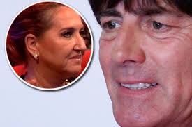 Was auch bei der weltmeisterschaft 2010 in südafrika nicht. Joachim Low Heike Dahl Wer Ist Die Frau An Jogis Seite Gala De