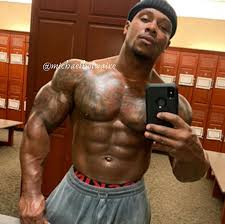 A male stripper embodies sexual fantasies. Rhoa S Lingerie Clad Kandi Burruss Kenya Moore Demand Crew Turn Off Cameras To Have Some Fun With Male Stripper