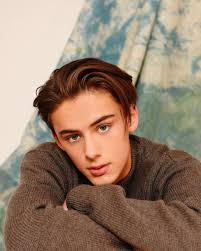 Look into my eyes and you will see, what you mean to me... 👀 #teen #actor  #model