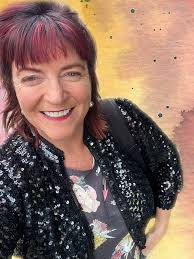 Jigal necture, Fitzroy kites and cultural awareness with Beagle Bay boy Robbie  Dunn #kimberleyculturaladventures #broometour #jigalflowers  #westaustralianwildflowers #wildflowerstate #ozisland #indigenousreggae  #borageflowers