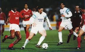 Quatre jours après braga, on attend de voir saliba, luan peres et guendouzi plus la proximité (4 août) du tour préliminaire de ligue des champions qui verra benfica affronter le spartak. Chris Waddle En El Benfica Olympique De Marsella En Semifinales De Copa De Europa 1989 90 Futebol Franca