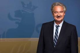 Luxembourg foreign minister jean asselborn has called for hungary to be suspended or even expelled from the european union because of its massive violation of eu fundamental values. Asselborn Jean Jean Asselborn Die Luxemburger Regierung