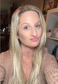 Like how many red flags are too many? I have a lot of questions… 😂 #dating  #datingover40 #datingat40 #datingafter40 #singlemomlife #over40 #over40mom  #over40club #whyimsingle #redflagsinmen #redflags🚩 ...