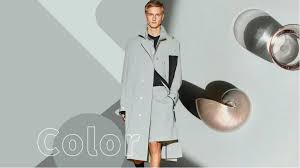 In 2022, fashion houses and designers are showcasing new silhouettes as a counter response to the pandemic we've been living. O3icbuek0h4tgm