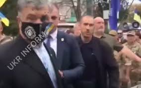 Всі подробиці нападу на порошенко с зеленкою. Yj3o69jopr1kom