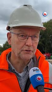 Edwin Robben fan Hallum hat in âld boatsje kocht en dy moat opknapt. Dat  hat noch wol wat fuotten yn ierde. De hiele HEA! ôflevering:  https://omrop.frl/ihJ8