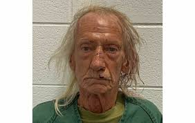 Grandmother strangles bobcat to death in front yard