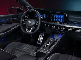 Bei einem solchen deal muss ein arbeitnehmer 15,8 stunden für seine autofinanzierung arbeiten. Volkswagen Golf 8 Variant Alltrack 2020 Debut Mit Deutlich Mehr Platz