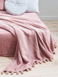 It can be placed on several backdrops either classic or contemporary. Blanket With Pom Poms Sinsay 9794d 39x