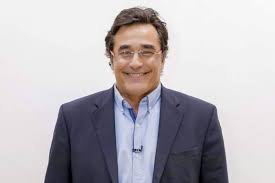 Luciano lebelson szafir (born december 31, 1968) is a brazilian model and actor. Luciano Szafir Diz Que Levou Tapa De Naomi Campbell Me Unhou E Me Xingou