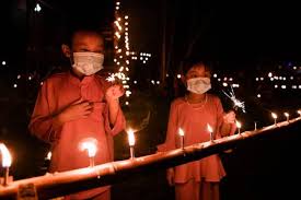 Lamps or pelita (colour version). R5nurhry Pwuom