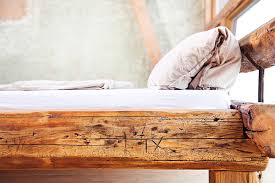 Im real onlineshop finden sie betten aus holz und metall in grosser auswahl. Edictum Unikat Mobiliar Balken Bett