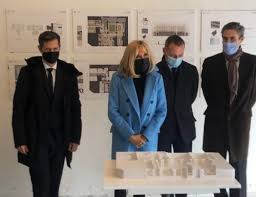Jeder macron store ist ein grundbestandteil des macron teams und teilt mit ihm die gleiche der macron store wurde für den verkauf von teamwear, merchandising, leisurewear und zubehöre. Valence Brigitte Macron Est Venue Visiter Le Chantier De Sa Future Ecole Cherie Fm Annonay Vallee Du Rhone