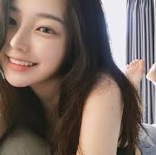 Koreanas에 있는 naty López님의 핀