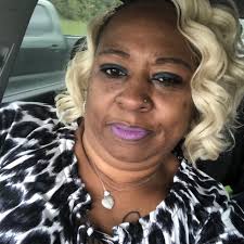 If you're looking for a little summer evening outing check out the Homewood  Farmers Market every Tuesday 5-8 p.m ☀️💕