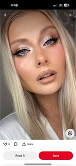 Do you know the Boo la Croux, the drag queen from hay ? Did you know she  makes people feel beautiful in the day too ? She's opening a little salon  and