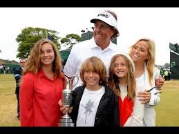 Hoofdzakelijk is het doel van de ngo om vrouwen te begeleiden over borstkanker. Phil Mickelson And His Wife Amy Mickelson And Children Youtube