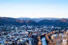 Check spelling or type a new query. Blick Ubers Winterliche Graz In Richtung Schneebedeckte Berge Foto Bild Architektur Europe Osterreich Bilder Auf Fotocommunity