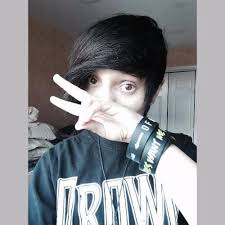 For this cool emo hairstyle, the hair is cut unevenly from all sides. 30 Emo Hairstyles For Guys