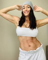 Nikki bella nikki bella is an american professional wrestler, model, businessman, voice actor and real estate broker. Nach Der Geburt Ihrer Kids Bella Twins Bald Wieder Im Ring Promiflash De
