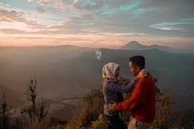 Film everest versi lama juga mendapat banyak pujian. Spot Prewedding Di Gunung Bromo