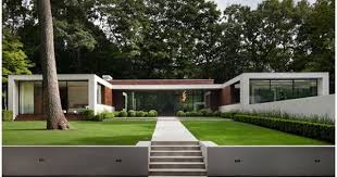 Casa Em Formato De U Mid Century Modern House Architecture House Exterior