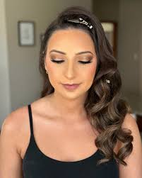 Aoa. I need a review for Signature barat makeup by Glitz and glam wapda  town LHR. Should i go for their signature makeup?