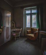 Sognare camera da letto in disordine il sognatore sente che sta per pagare le conseguenze di un comportamento non responsabile e adulto. Sognare Una Stanza Delle Stanze Grandi Piccole Strette Chiuse Significato Sogni