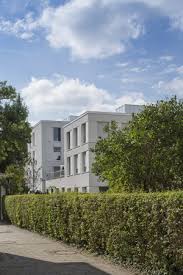 Anfahrt mit bus und bahn. Bildergalerie Zu Stadthaus Von Goetz Castorph In Starnberg Bankgeschafte Am Knotenpunkt Architektur Und Architekten News Meldungen Nachrichten Baunetz De