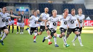 Dette er giganten i norsk fotball når det kommer til seriemesterskap, cuptriumfer, deltagelser i champions league og publikumstekke. Nm Rosenborg Og Lillestrom Til Kvartfinale Norges Fotballforbund