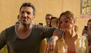 Directed by arindam sil, the story revolves around a simple shopkeeper who is harassed by goons and denied justice in the. John Abraham Romances Aisha Sharma In New Song From Satyameva Jayate Paniyon Sa Hindustan Times