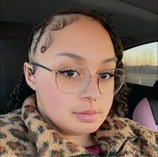 Miami Tip never really got to see Keyara from the back, so when she watches  her scene with her this week she is stunned. "WAIT. Do you see all that  a--???" 😛