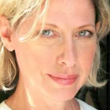 Carolyn Schaefer's Instagram, Twitter & Facebook