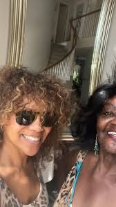 A lovely day! I did a love drop off at my Bestie’s home with some packages  of Mama Laverne’s Chicken & Pancake Mixes! ❤️ @jacquelinejakes1