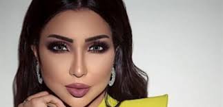 دنيا بطمة بملابس النوم وبدون مكياج كيف بدت Lebanon24 نشرت الفنانة المغربية دنيا بطمة صورة لها على موقع انستغرام لفتت من خلالها أن Lens Nose Ring Fashion