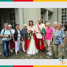 Sie können zwischen langen oder kurzen brautkleidern, strandhochzeitskleidern, brautkleidern in übergrößen, erschwinglichen. Senioren Besuchten Rakoczy Fest In Bad Kissingen Stadt Maxhutte Haidhof