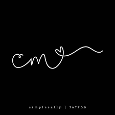 From i1.wp.com son bastante originales y bonitas pero deberás asegurarte de letras tatuadas con dibujos y formas. Minimal Initials Tiny Tattoo By Simple Sally Minimaltattoo Simpletattoo Cur Minimale Ini Tatuaje Letra M Tatuaje De La Letra C Letras Para Tatuajes