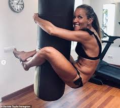 Actress davina taylor talks about her wild party days in her 20s but reveals she has been sober now for seven years. Davinia Taylor 41 Displays Her Incredible Figure In A Tiny Bikini Daily Mail Online