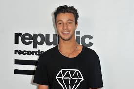 Does this suit my face shape and bone structure? Cameron Dallas Gets A Major Haircut Tigerbeat