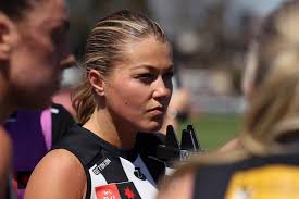 Women in remote Aboriginal region striving to be AFL stars as footy brings  community together