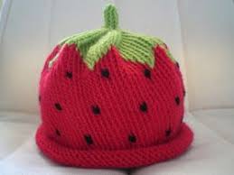 Il Mio Fragolino E Stato Tradotto In Francesce Da Bogga Un Amica Su Ravelry Tr Chapeaux Tricotes Pour Bebe Patrons De Chapeau Chapeau Tricot Nouveau Ne